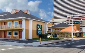 Quality Inn Flamingo